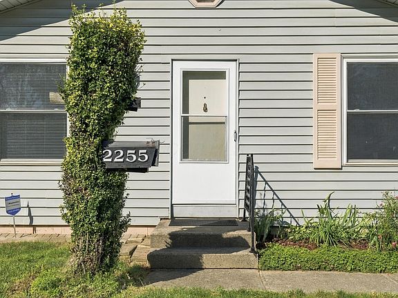 4th image of 2255 Cardston Dr