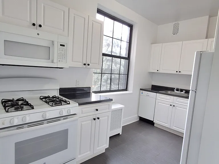6860 108th St #3H — Photo 6