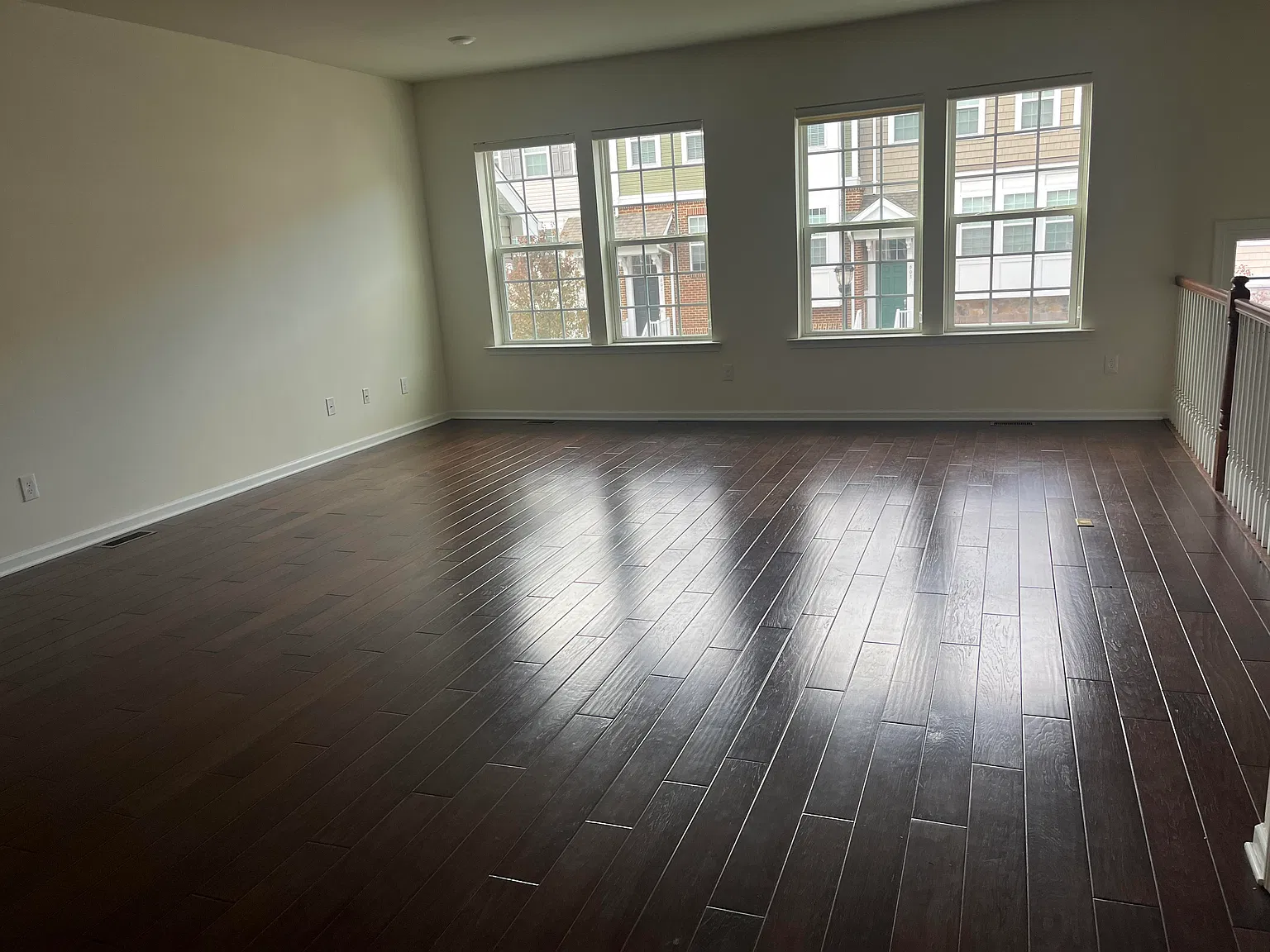 3 bed, 2.5 bath, 1942 sqft, $6,500 — Photo 3