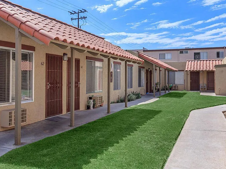 Mollison Villas — Photo 26