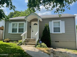 2221 Aster Rd, Knoxville, TN 37918