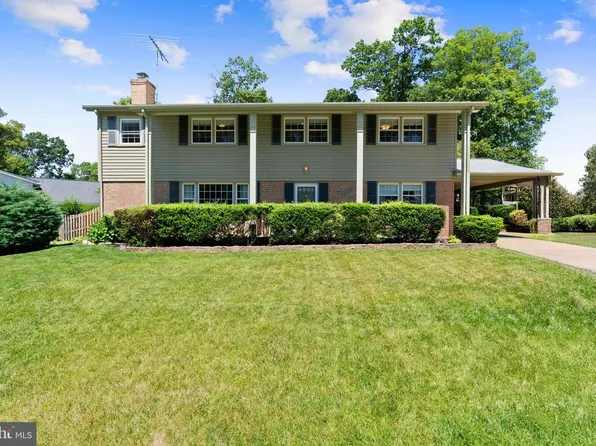 6703 Red Jacket Rd, Springfield, VA 22152