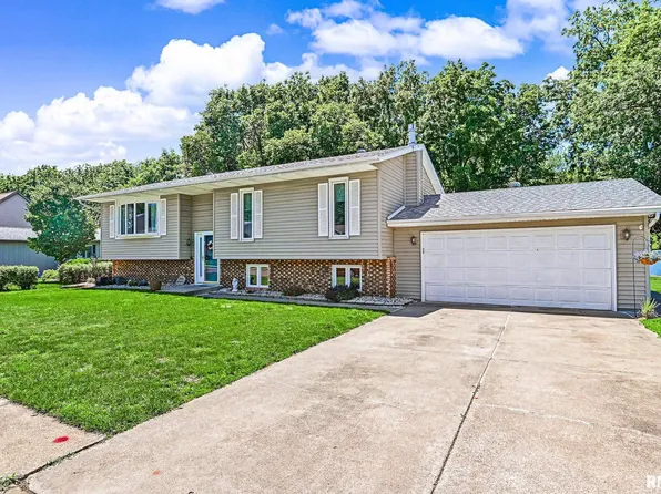 1201 Hawthorne Ave, Pekin, IL 61554