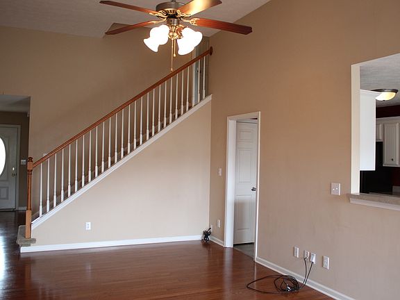 4th image of 1228 Viewmont Dr