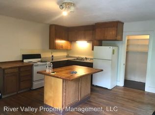 18 Central St APT 3, Windsor, VT 05089