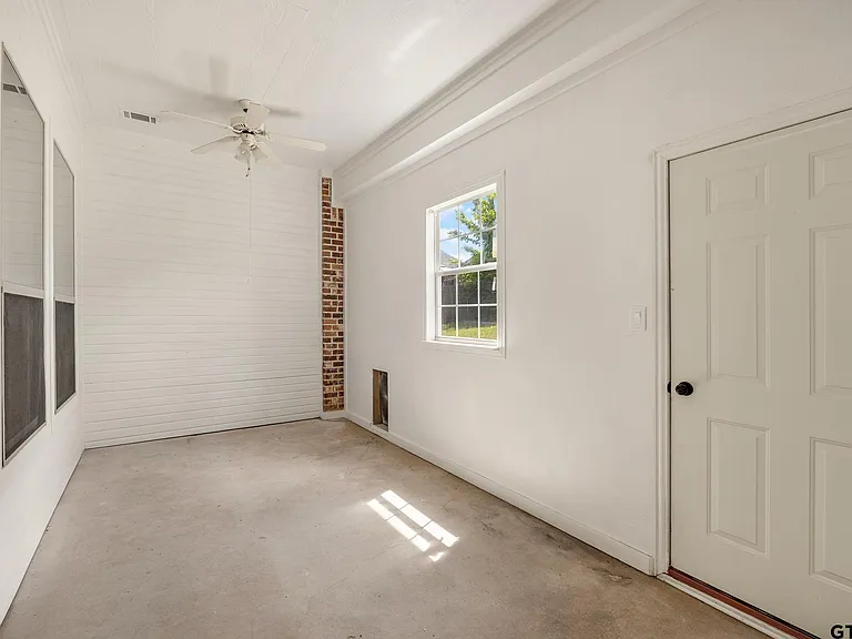 7343 Rockpoint Ln — Photo 32
