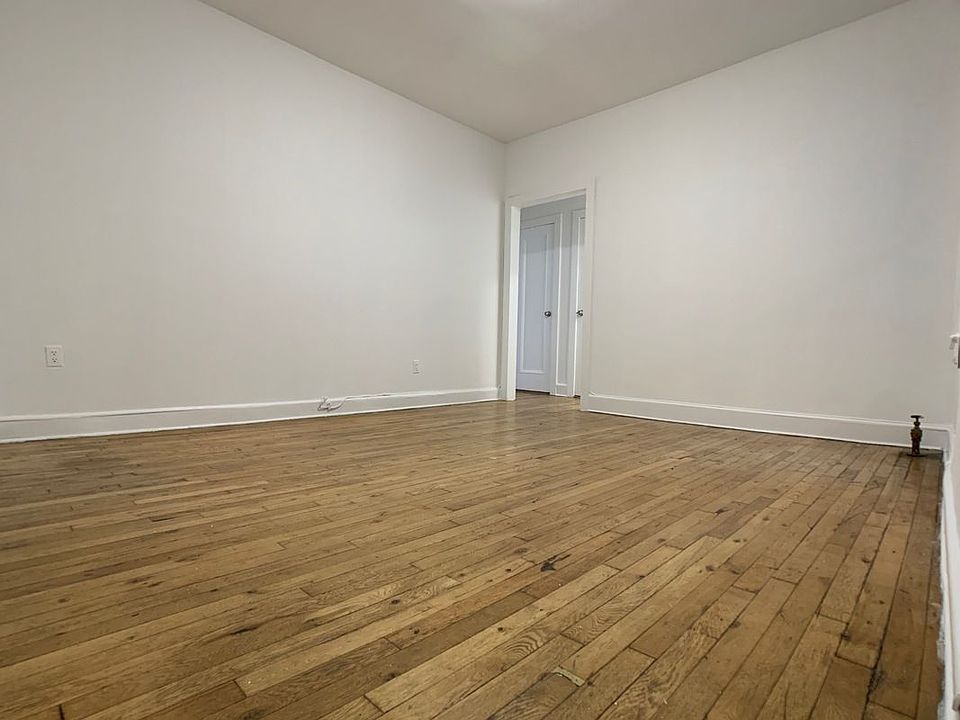 1st image of 405 W 45th St #3A1