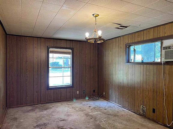 5th image of 3012 Meadows Dr