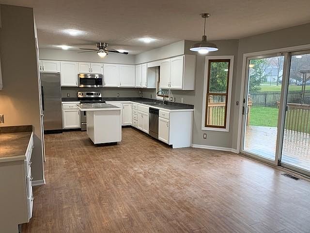 1st image of 1071 Charleton Dr