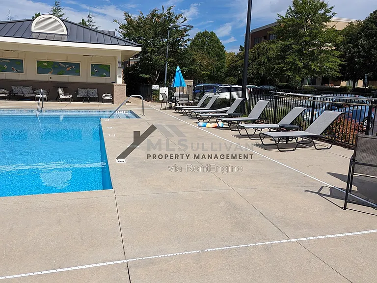 375 Avett Dr — Photo 4