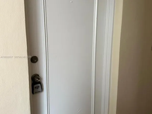 2008 Jackson St APT B4, Hollywood, FL 33020