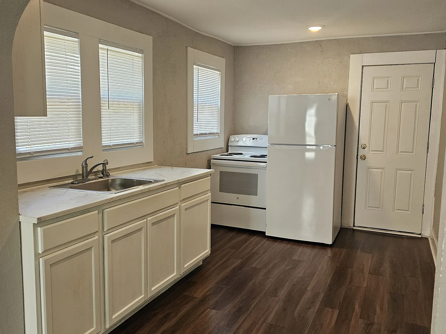 446 N Piatt Ave — Photo 3