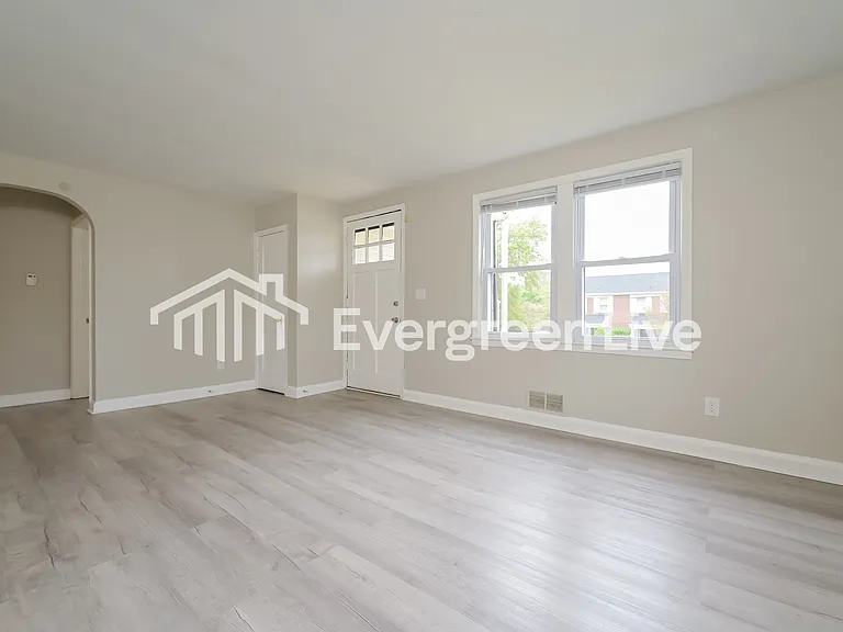 3300 Orlando Ave — Photo 3