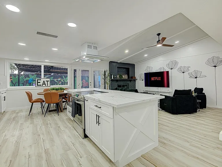 7310 Corta Calle Dr — Photo 8