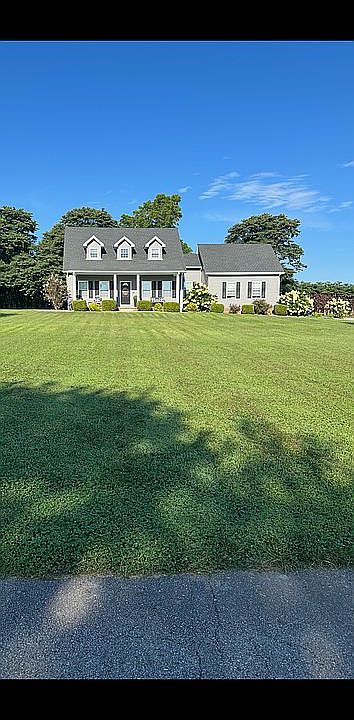Stunning! Newly remodeled 