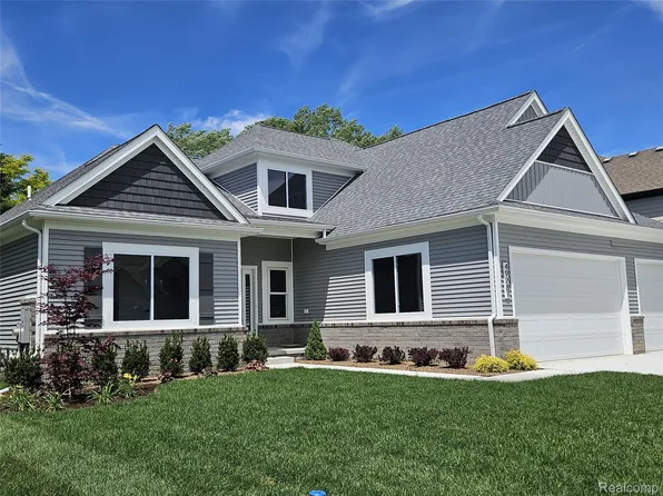 49287 London Bridge Dr, Macomb, MI 48044