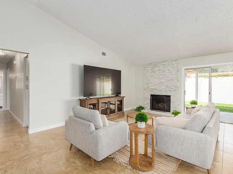 6326 E Carolina Dr — Photo 10