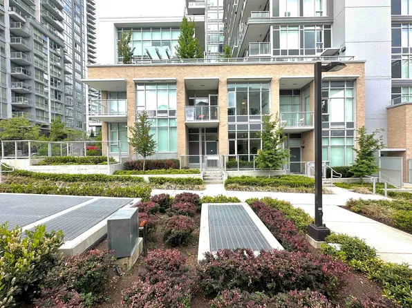 13350 Central Ave #5, Surrey, BC V3T 0S1