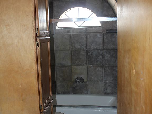 3rd image of 127 Hanks Dr #2