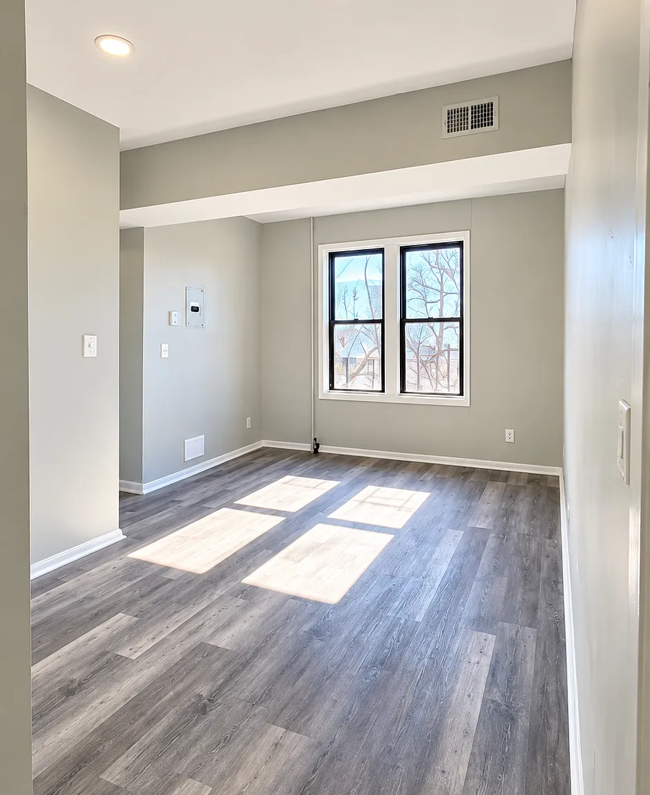 805 Broadway — Photo 4