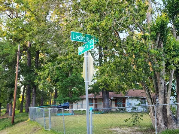 3260 Ledet Rd, Beaumont, TX 77708