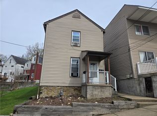 660 3rd St, Pitcairn, PA