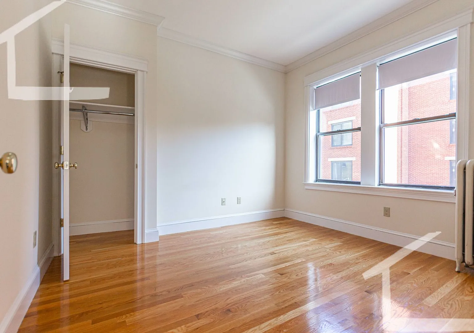 Newly renovated 2nd floor 1 bed unit right next to the Green Line! — Photo 2