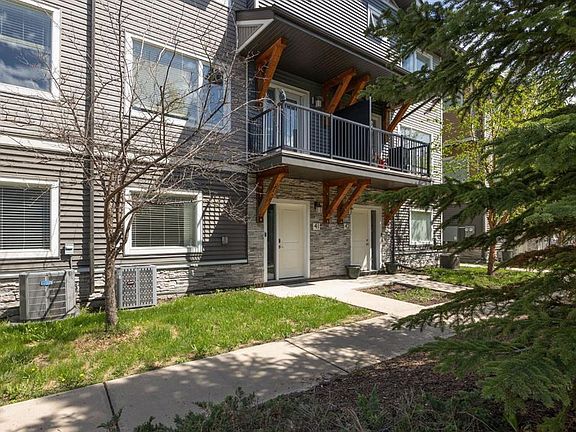 2nd image of 141 NW Fontaine Cres #41