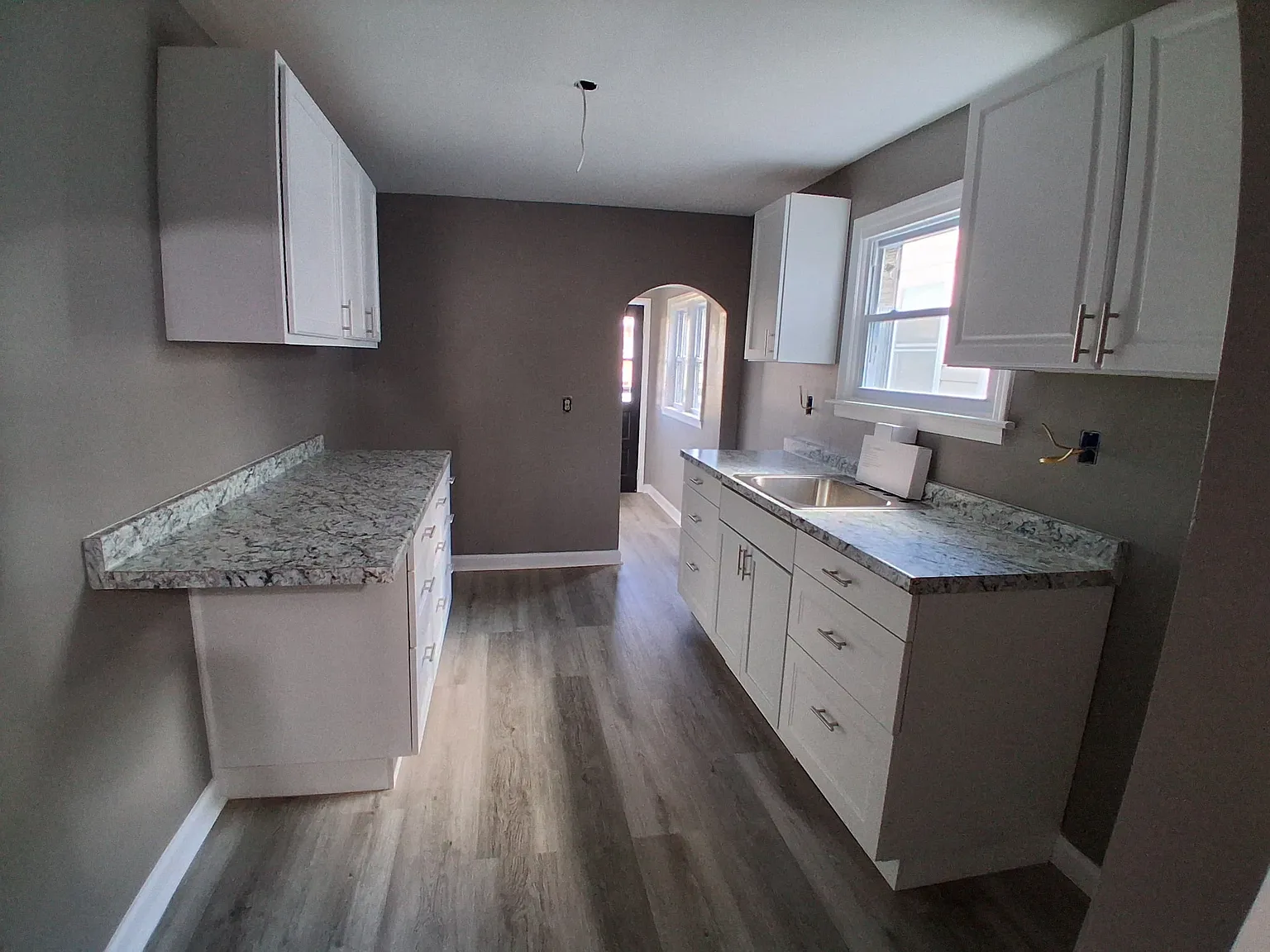 2 bed, 700 sqft, $1,650 — Photo 3