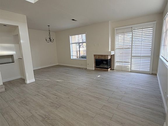 4th image of 21 Front Row