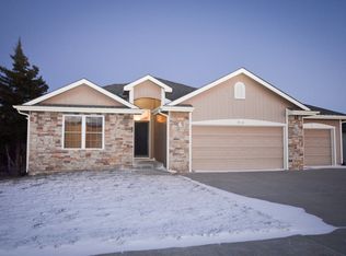 319 Caroline Ct, Junction City, KS 66441