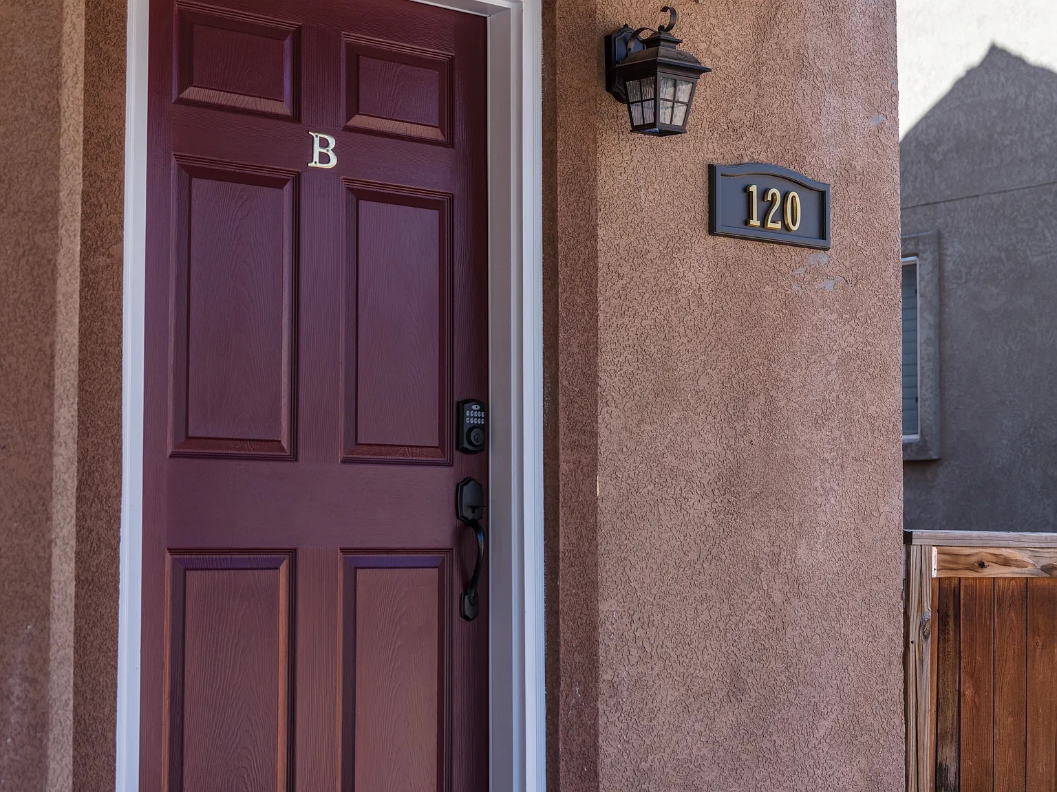 2 bed, 900 sqft, $1,550 — Photo 2