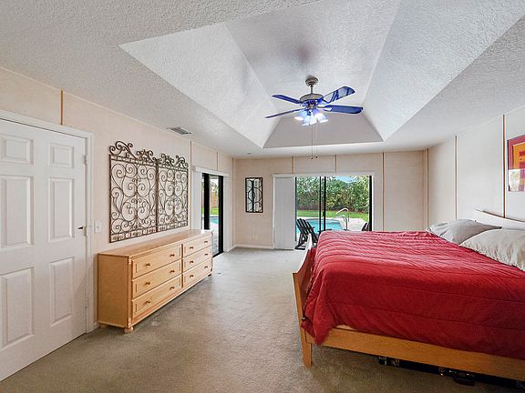 5th image of 1709 Pierce Dr