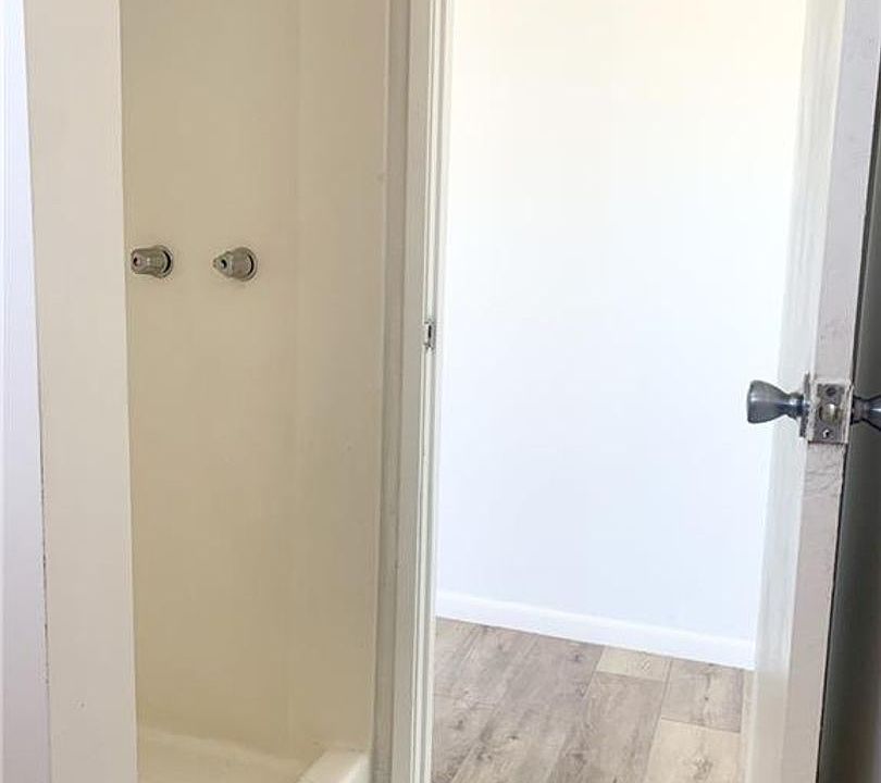 1st image of 57220 Mikiska Blvd