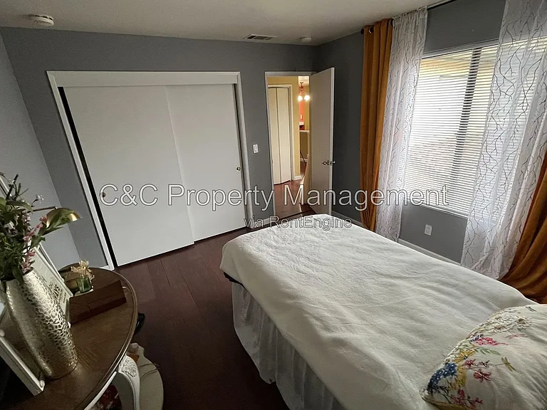 1613 W Swain Rd — Photo 8
