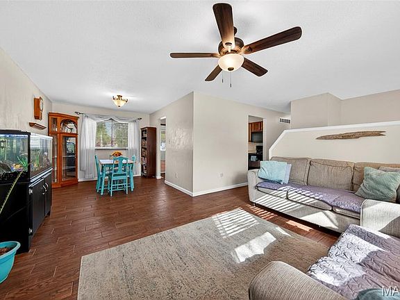 4th image of 8 Creekwood Dr