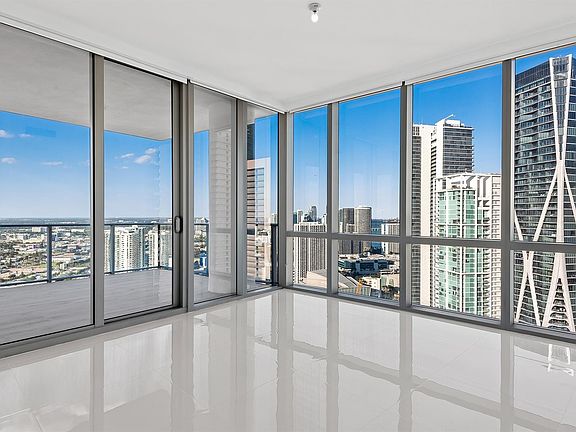 4th image of 851 NE 1st Ave Unit 3901