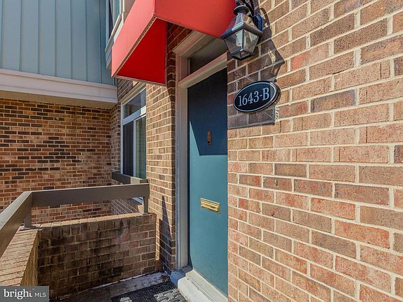 3rd image of 1643 S Hayes St #2