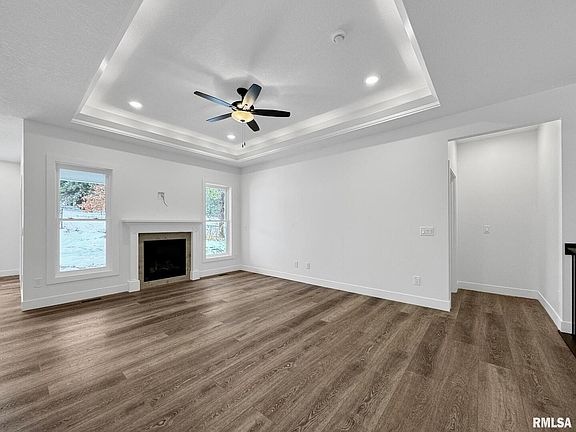 3rd image of 4021 Meadowlark Ct