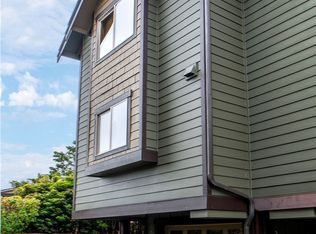 5643 California Ave SW #B, Seattle, WA 98136