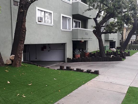 2nd image of 8520-1 Cedros Ave #103