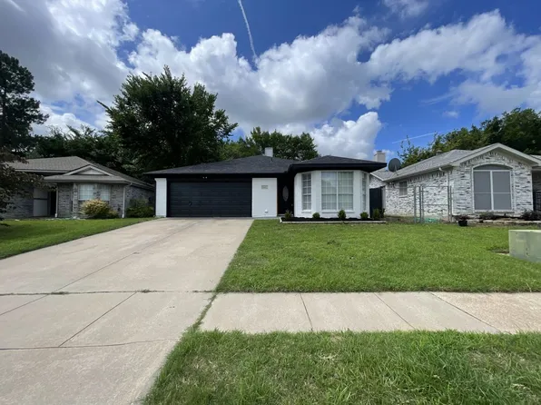 5600 Northstar Ln, Arlington, TX 76017