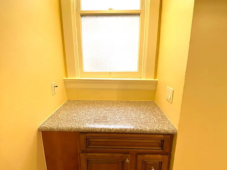 524 Georgia St #204 — Photo 26