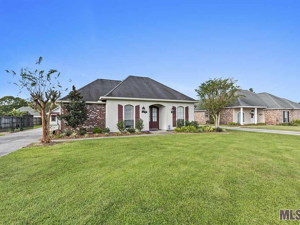 1st image of 16283 Megan Ln