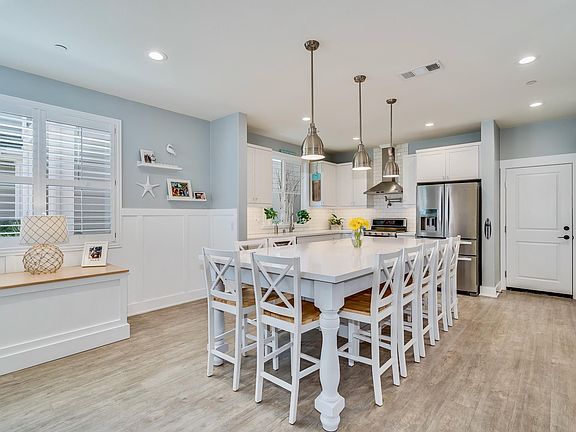 3rd image of 529 Turnstone Ln