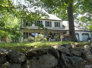 25 Rockridge Rd, Haskell, NJ 07420