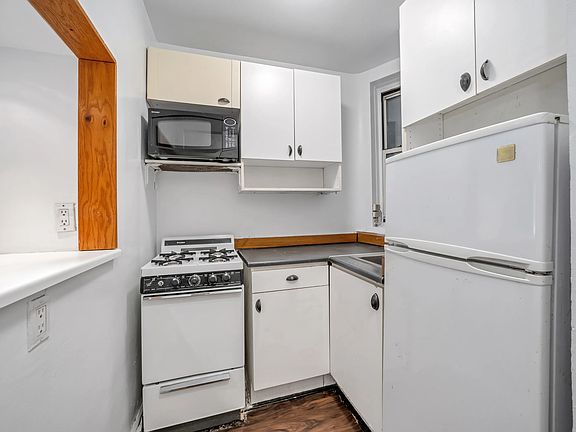5th image of 521 E 81st St APT 1B