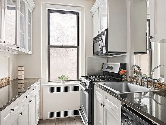 5th image of 225 W 25th St APT 3K
