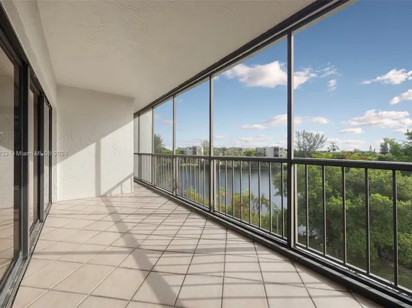 14203 SW 66th St APT 308, Miami, FL 33183