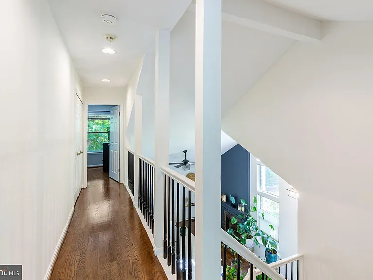 12 Chelsea Ct — Photo 25